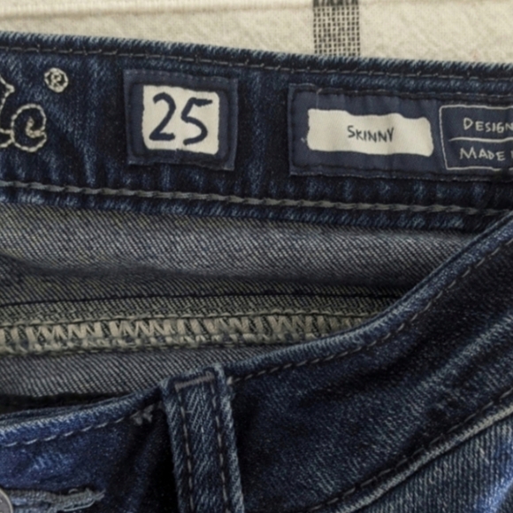 Miss Me Embroidered Pocket Skinny Jeans - Picture 5 of 9